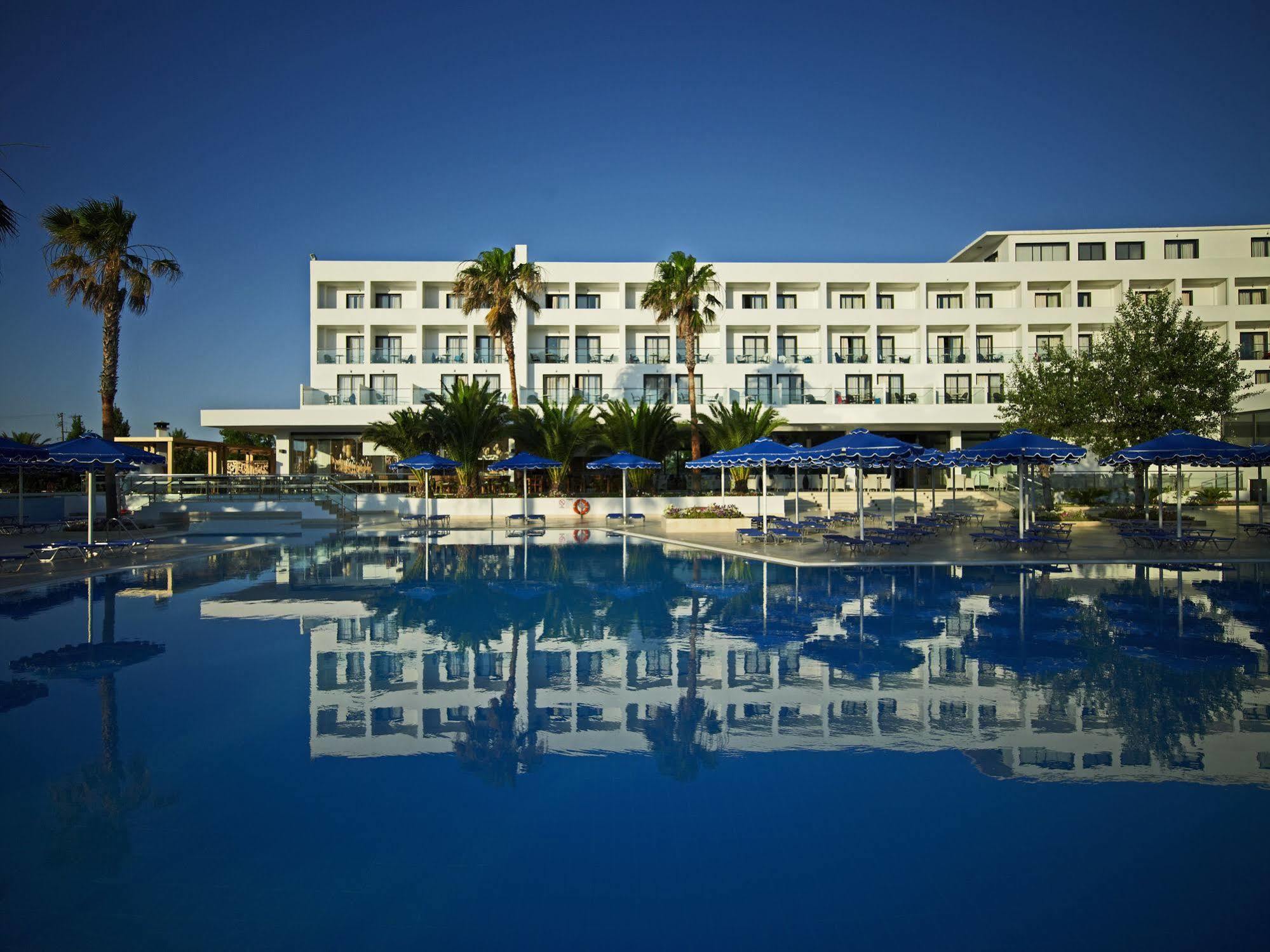 มิตซิส ฟาลิรากี บีช โฮเต็ล แอนด์ สปา Hotel ภายนอก รูปภาพ