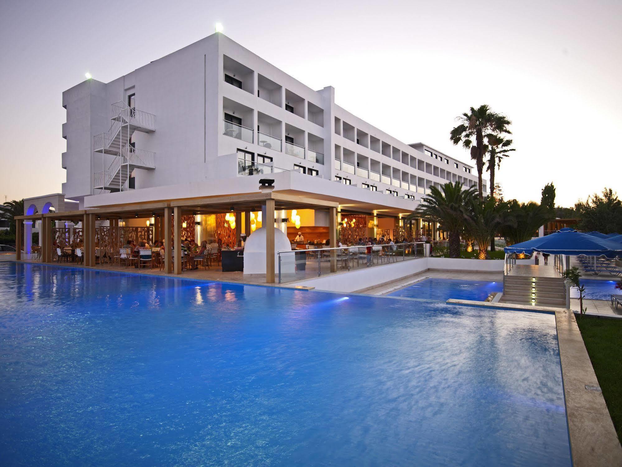 มิตซิส ฟาลิรากี บีช โฮเต็ล แอนด์ สปา Hotel ภายนอก รูปภาพ